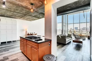 Photo #4: 2140504 Listing 