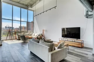 Photo #5: 2140504 Listing 