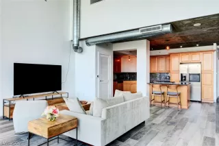 Photo #6: 2140504 Listing 