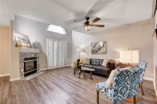 Photo #4: 2140540 Listing