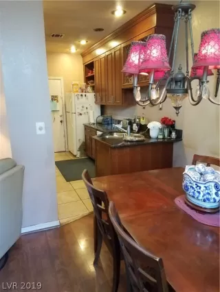 Photo #6: 2140560 Listing