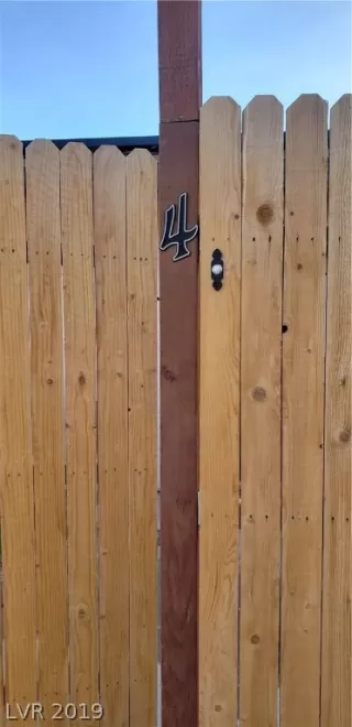 Photo #3: 2140571 Listing