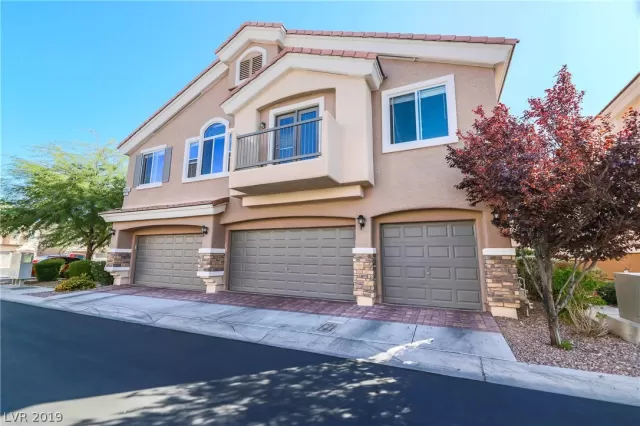 MLS: 2140586 Condo For Sale