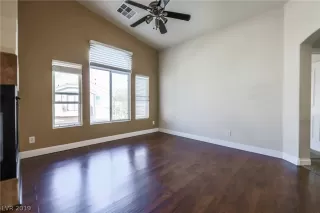 Photo #5: 2140586 Listing