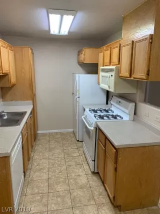 Photo #3: 2140654 Listing