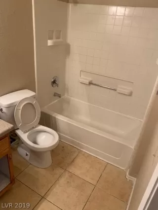 Photo #4: 2140654 Listing