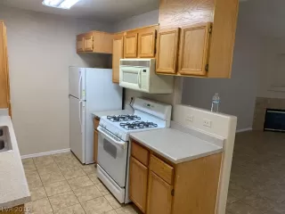 Photo #6: 2140654 Listing