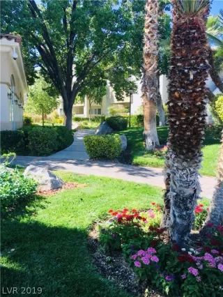 Photo #3: 2140692 Listing