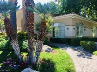 Photo #6: 2140692 Listing