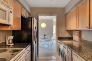 Photo #4: 2140705 Listing