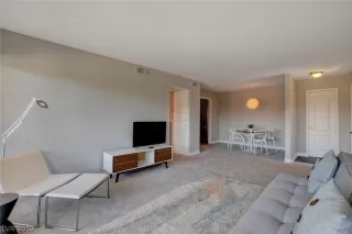 Photo #6: 2140705 Listing