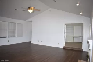 Photo #4: 2140806 Listing 