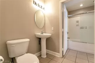 Photo #6: 2140834 Listing