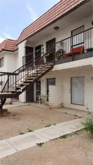 Photo #1: 2140857 Listing 