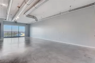 Photo #2: 2140863 Listing