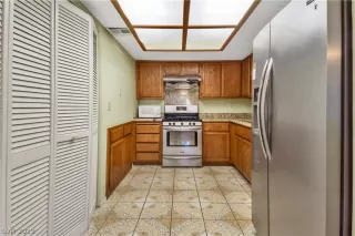 Photo #4: 2140867 Listing 