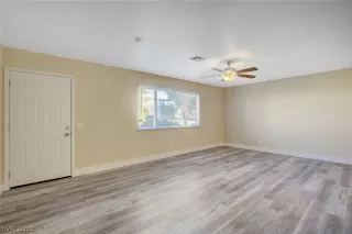 Photo #5: 2140888 Listing