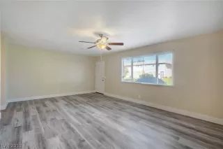 Photo #6: 2140888 Listing