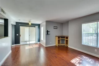 Photo #2: 2140891 Listing