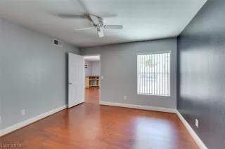 Photo #6: 2140891 Listing