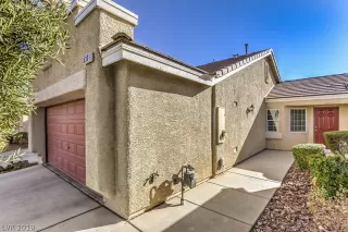 Photo #3: 2140893 Listing