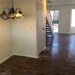 Photo #6: 2140907 Listing