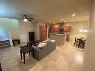 Photo #3: 2140945 Listing 