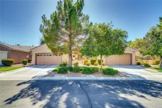 Photo #2: 2140972 Listing