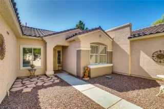 Photo #3: 2140972 Listing