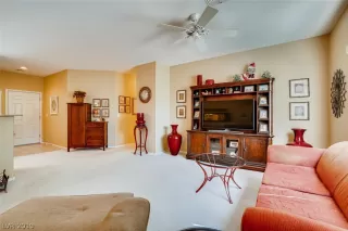 Photo #5: 2140972 Listing