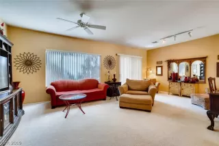 Photo #6: 2140972 Listing