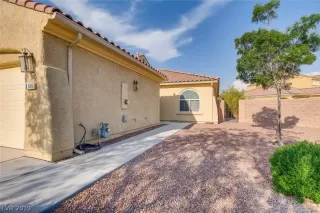 Photo #1: 2141010 Listing