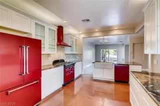 Photo #4: 2141010 Listing