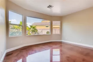 Photo #6: 2141010 Listing