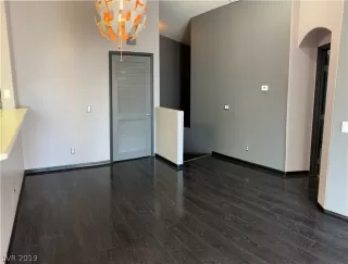 Photo #4: 2141048 Listing 