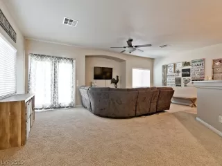 Photo #4: 2141053 Listing 