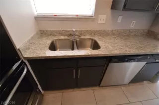 Photo #4: 2141158 Listing 