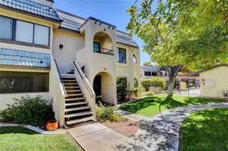 Photo #3: 2141178 Listing