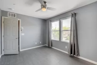 Photo #5: 2141183 Listing 