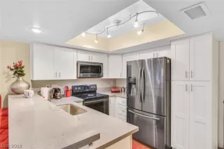 Photo #2: 2141190 Listing