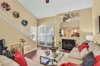 Photo #4: 2141190 Listing