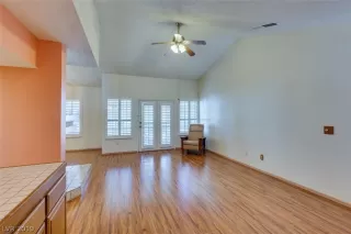 Photo #1: 2141243 Listing 