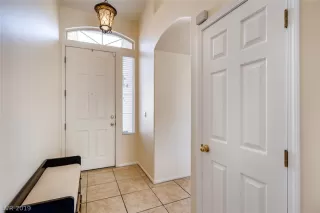 Photo #3: 2141247 Listing