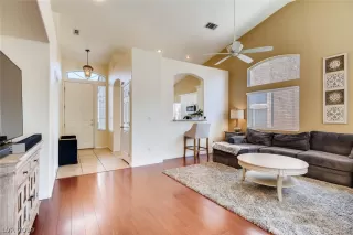 Photo #6: 2141247 Listing