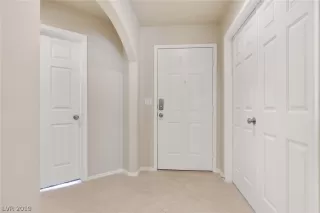 Photo #3: 2141329 Listing