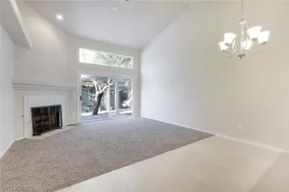 Photo #4: 2141329 Listing