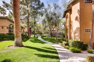 Photo #3: 2141335 Listing