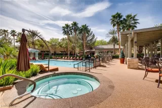 Photo #4: 2141335 Listing