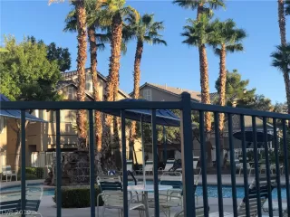 Photo #3: 2141350 Listing