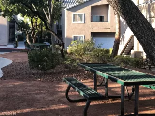 Photo #5: 2141350 Listing